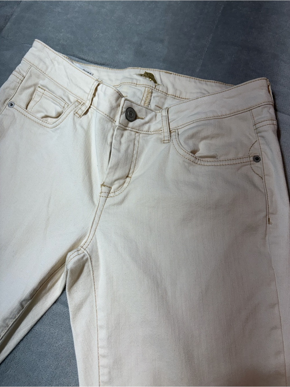 Tommy Bahama Natural Cream Twill Skinny Jeans 28x31 Stretch Gold Marlin TW114097